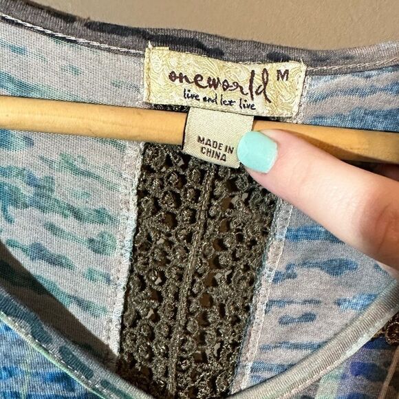 One World Sublimation Top 3/4 Sleeve Peacock Feather Print Size Medium - Picture 3 of 6